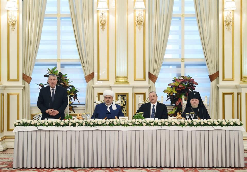 Prezident İlham Əliyev müqəddəs Ramazan ayı münasibətilə iftar mərasimində iştirak edib (YENİLƏNİB-2) (FOTO)