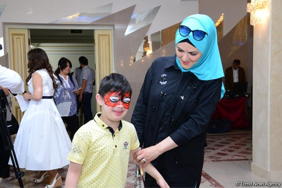 DTX-nin Mədəniyyət Mərkəzində Daun sindromlu uşaqlar üçün xeyriyyə tədbiri təşkil edilib (FOTO)