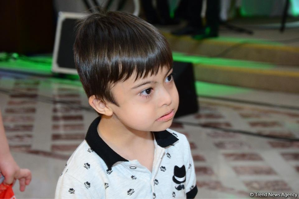 DTX-nin Mədəniyyət Mərkəzində Daun sindromlu uşaqlar üçün xeyriyyə tədbiri təşkil edilib (FOTO)
