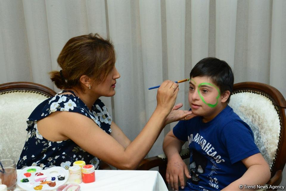 DTX-nin Mədəniyyət Mərkəzində Daun sindromlu uşaqlar üçün xeyriyyə tədbiri təşkil edilib (FOTO)