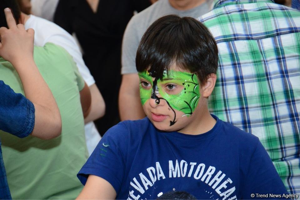DTX-nin Mədəniyyət Mərkəzində Daun sindromlu uşaqlar üçün xeyriyyə tədbiri təşkil edilib (FOTO)