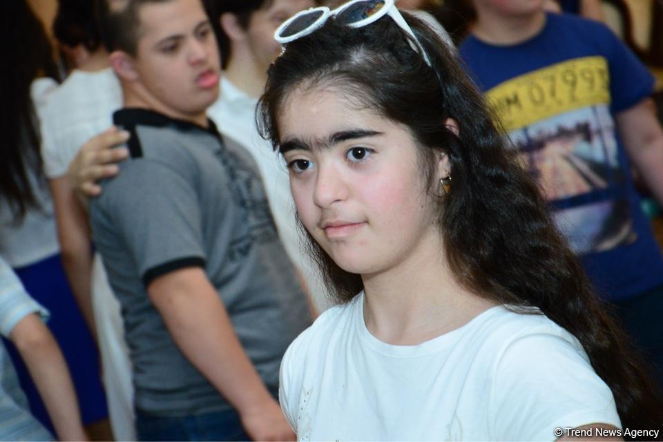 DTX-nin Mədəniyyət Mərkəzində Daun sindromlu uşaqlar üçün xeyriyyə tədbiri təşkil edilib (FOTO)