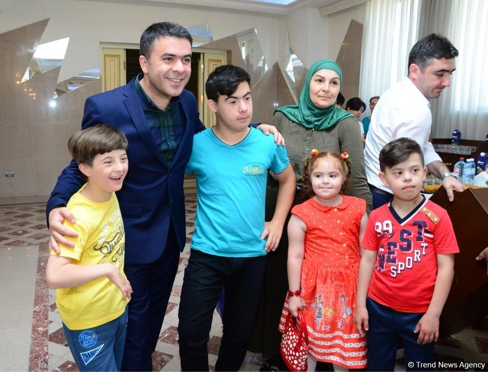 DTX-nin Mədəniyyət Mərkəzində Daun sindromlu uşaqlar üçün xeyriyyə tədbiri təşkil edilib (FOTO)
