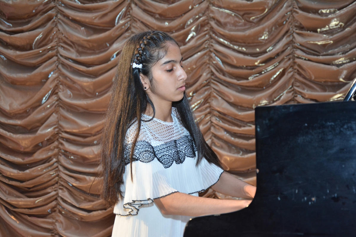 Musiqi məktəbi hesabat konserti keçirib (FOTO)