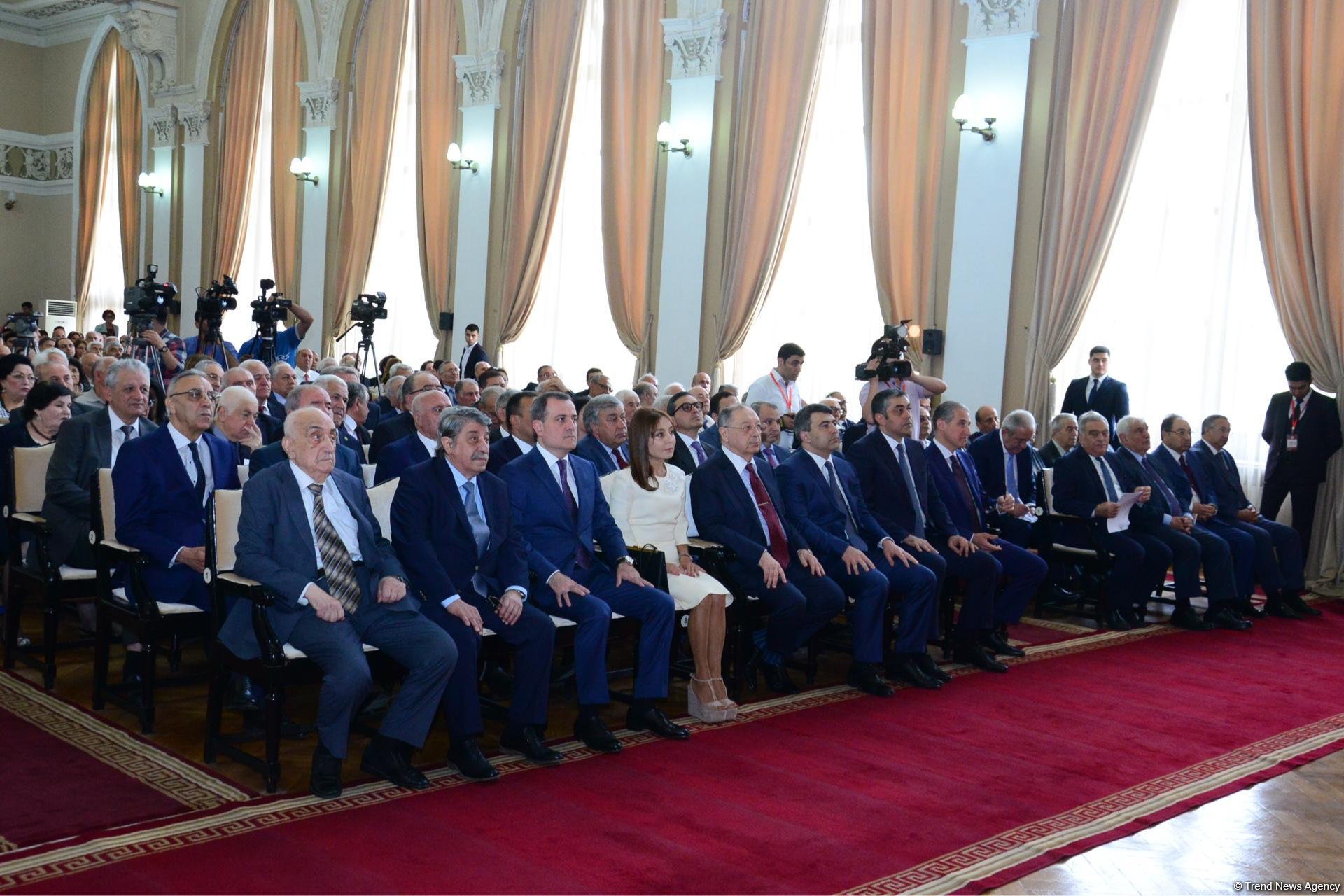 Bu gün AMEA-nın yeni prezidenti və vitse-prezidentləri seçilir (FOTO)