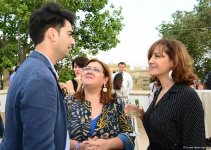 YAY Qalereyasında "Cismani peyzajlar" adlı qrup sərgisi açılıb (FOTO)