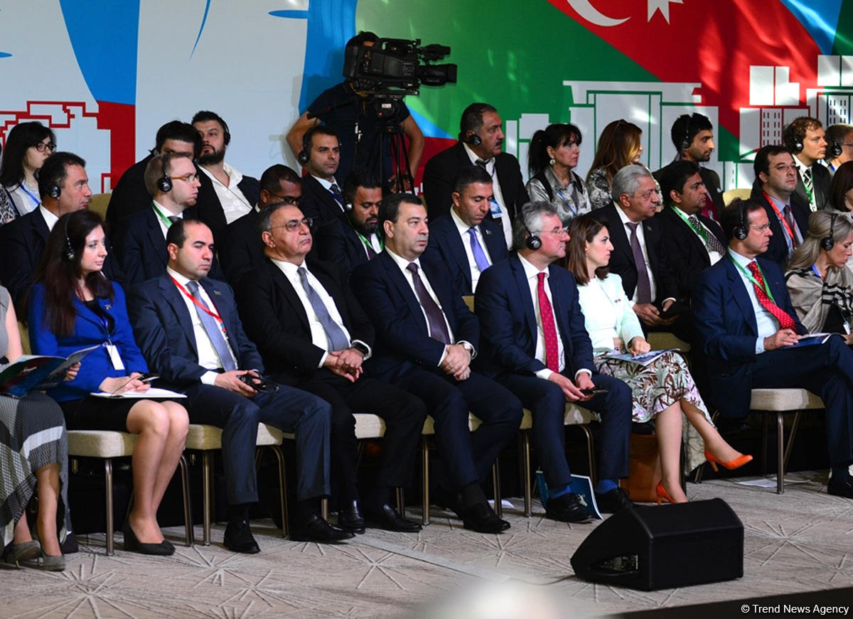 Avropada Mühafizəkarlar və İslahatçılar Alyansının Bakı sammiti başladı (FOTO)