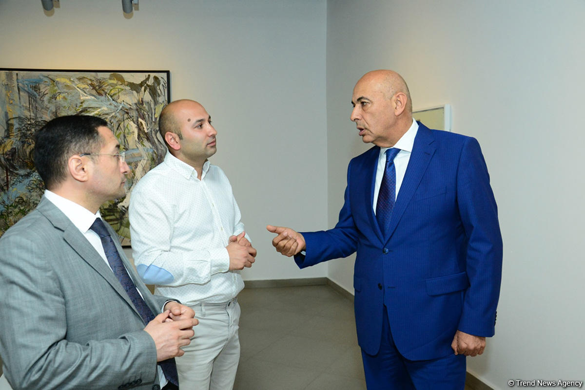 YAY Qalereyasında "Cismani peyzajlar" adlı qrup sərgisi açılıb (FOTO)