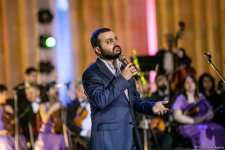 Aygün Səmədzadənin möhtəşəm yaradıcılıq gecəsi: azan, mələklər, Müşərrəf Akay, ulduzlu səma (FOTO)