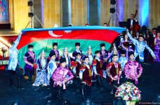 Aygün Səmədzadənin möhtəşəm yaradıcılıq gecəsi: azan, mələklər, Müşərrəf Akay, ulduzlu səma (FOTO)