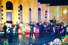 Aygün Səmədzadənin möhtəşəm yaradıcılıq gecəsi: azan, mələklər, Müşərrəf Akay, ulduzlu səma (FOTO)