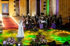Aygün Səmədzadənin möhtəşəm yaradıcılıq gecəsi: azan, mələklər, Müşərrəf Akay, ulduzlu səma (FOTO)