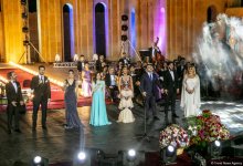 Aygün Səmədzadənin möhtəşəm yaradıcılıq gecəsi: azan, mələklər, Müşərrəf Akay, ulduzlu səma (FOTO)