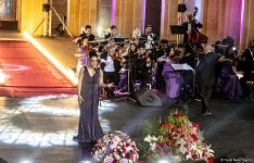 Aygün Səmədzadənin möhtəşəm yaradıcılıq gecəsi: azan, mələklər, Müşərrəf Akay, ulduzlu səma (FOTO)