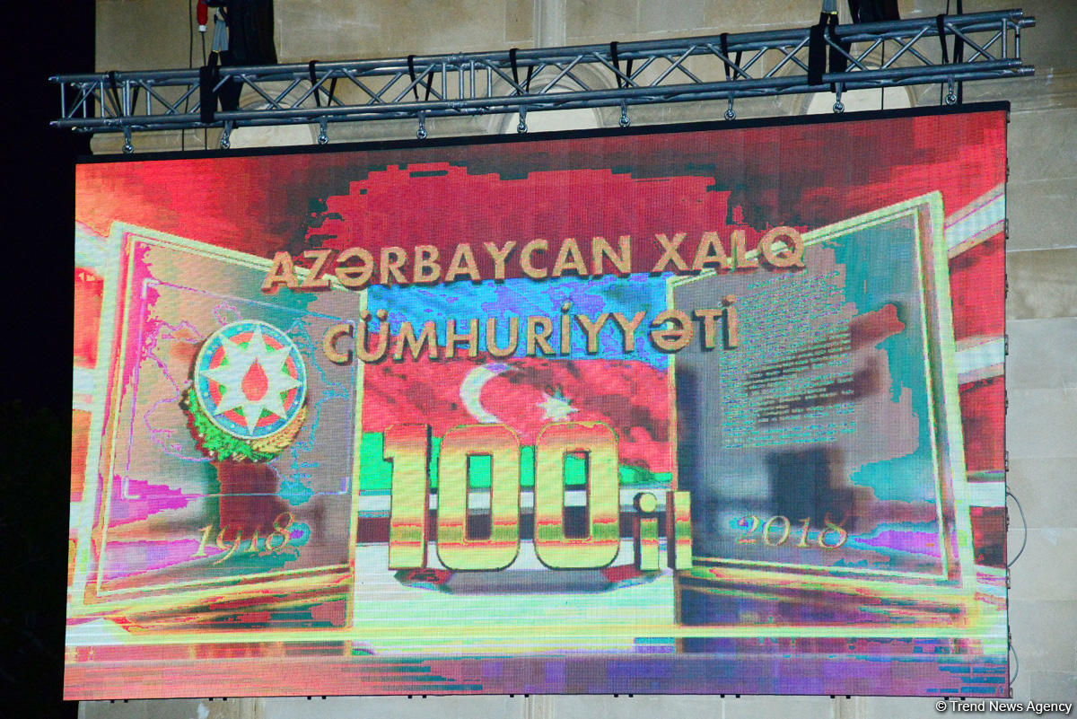 Aygün Səmədzadənin möhtəşəm yaradıcılıq gecəsi: azan, mələklər, Müşərrəf Akay, ulduzlu səma (FOTO)