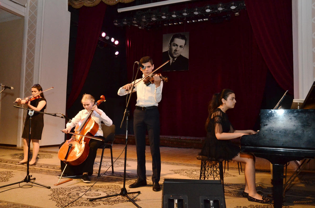Rəşid Behbudovun anım gününə həsr olunmuş konsert keçirilib (FOTO)