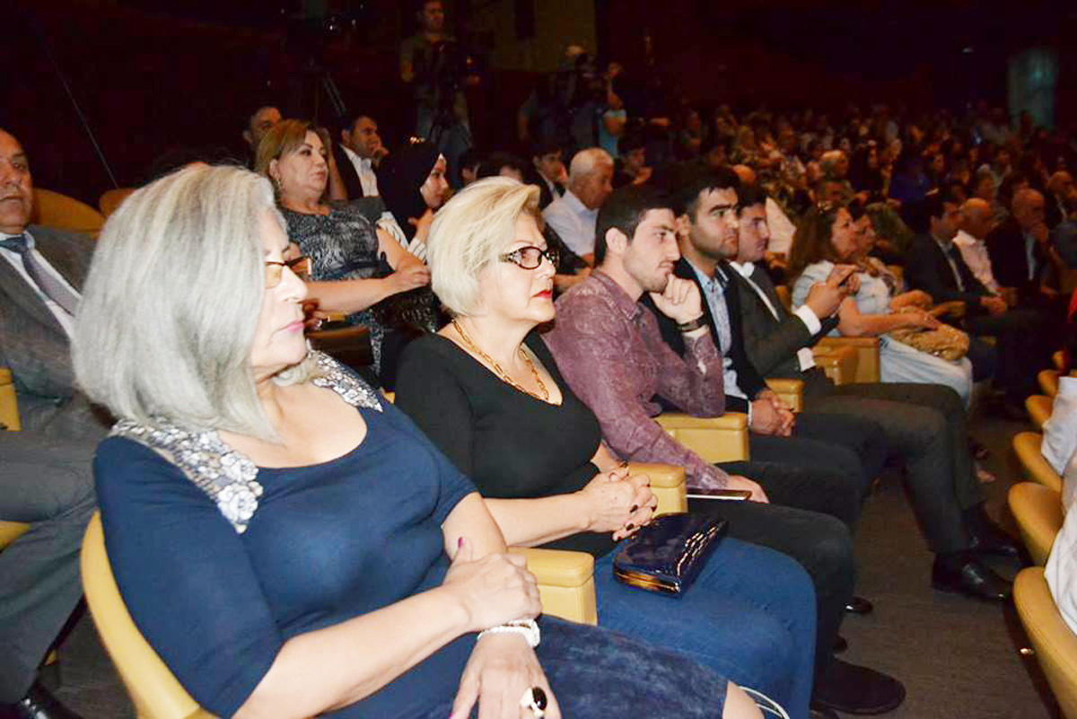 Muğam müsabiqələri qaliblərinin konserti olub (FOTO)