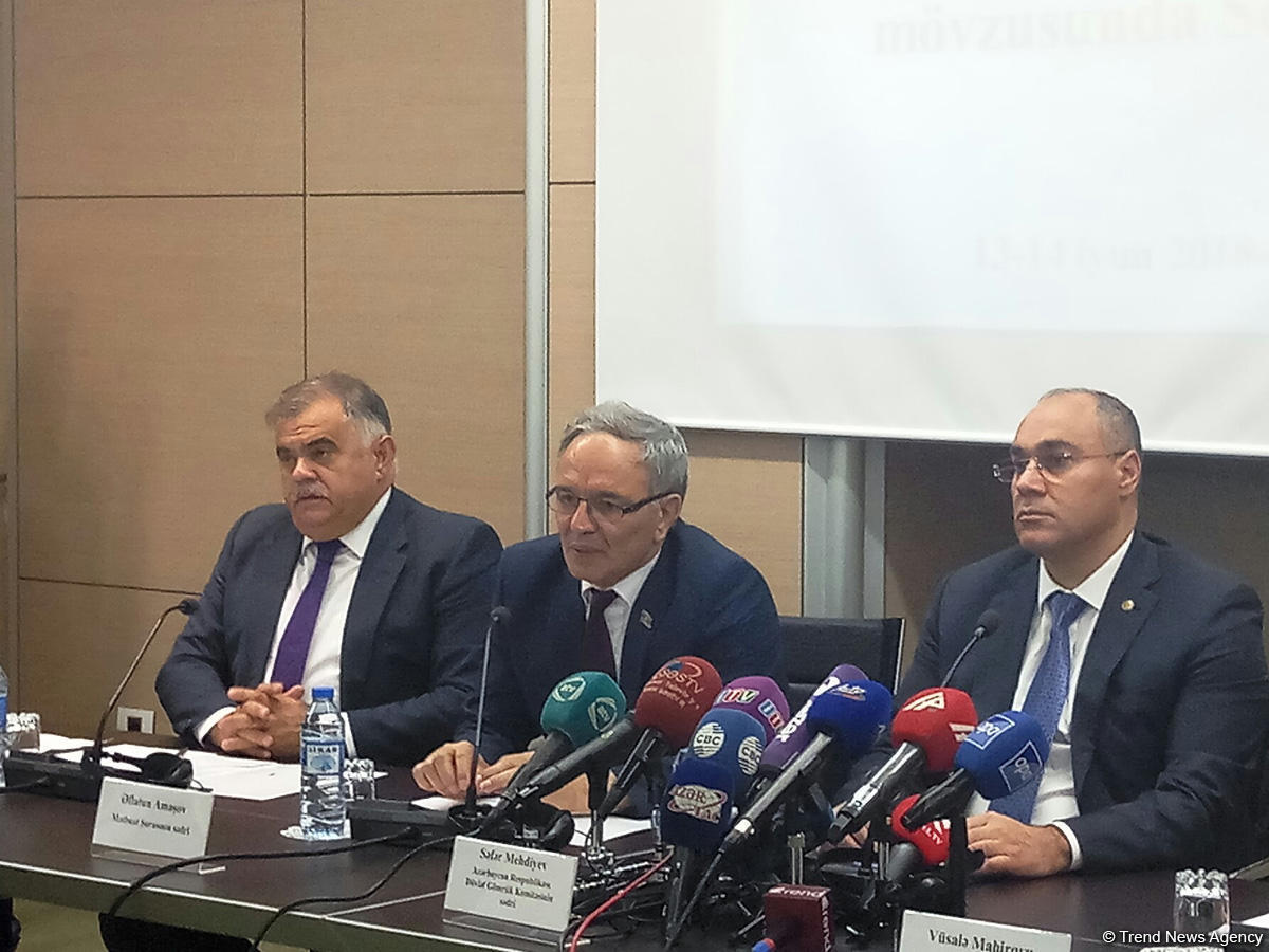 Ölkədə gömrük orqanlarının işinin qiymətləndirilməsi üçün xüsusi qrup yaradıla bilər (FOTO)