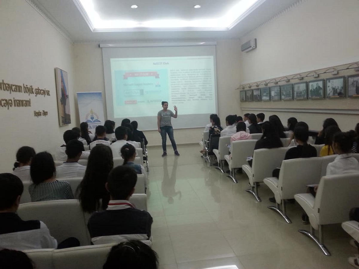 Bölgələrdəki abituriyentlər universitetlərlə daha yaxından tanış olub (FOTO)
