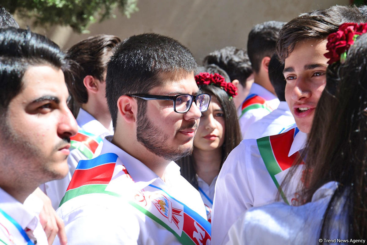 "Son zəng"i çalınanlar (FOTOSESSİYA)