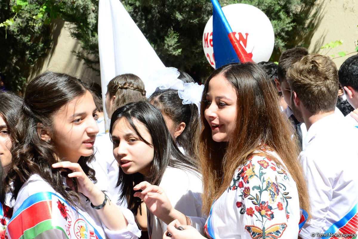 "Son zəng"i çalınanlar (FOTOSESSİYA)