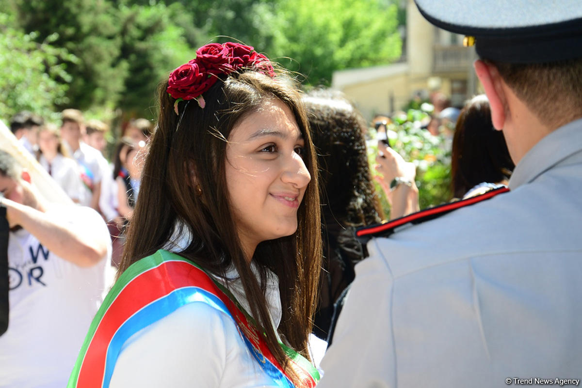 "Son zəng"i çalınanlar (FOTOSESSİYA)