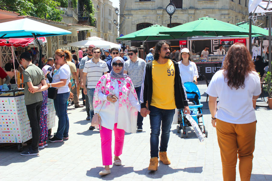 İçəri Şəhərdə Baku Summer Food Fest yemək festivalı başladı (FOTO)