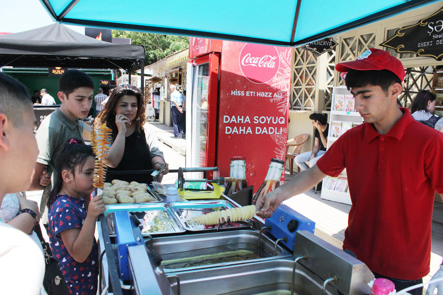 İçəri Şəhərdə Baku Summer Food Fest yemək festivalı başladı (FOTO)