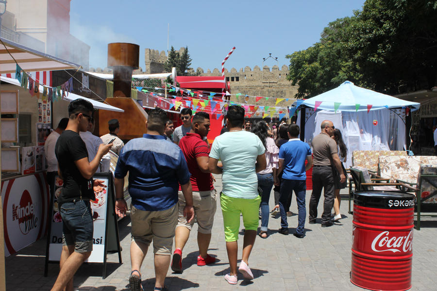 İçəri Şəhərdə Baku Summer Food Fest yemək festivalı başladı (FOTO)