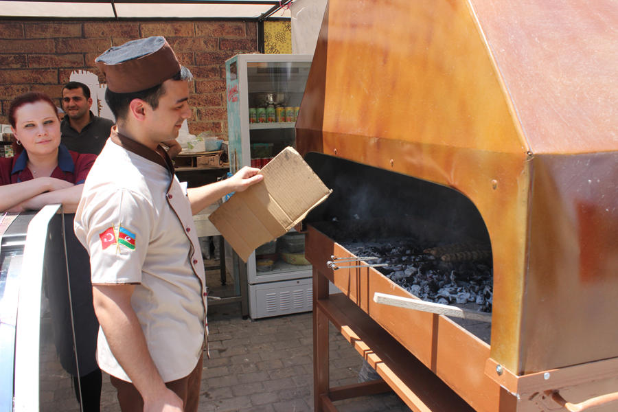 İçəri Şəhərdə Baku Summer Food Fest yemək festivalı başladı (FOTO)