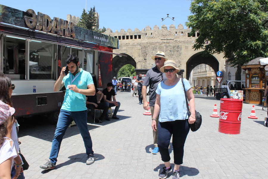 İçəri Şəhərdə Baku Summer Food Fest yemək festivalı başladı (FOTO)