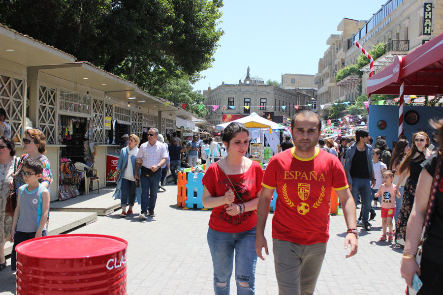 İçəri Şəhərdə Baku Summer Food Fest yemək festivalı başladı (FOTO)