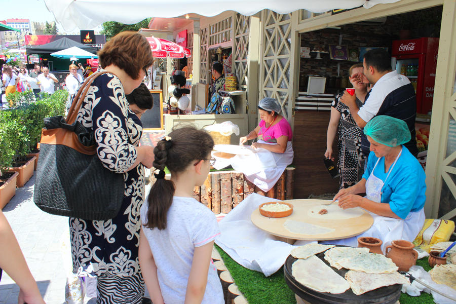 İçəri Şəhərdə Baku Summer Food Fest yemək festivalı başladı (FOTO)