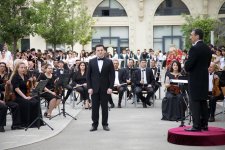 Ramil Qasımovdan Milli Qurtuluş Gününə töhfə - “Vətən nəğməsi” (FOTO/VİDEO)