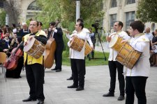 Ramil Qasımovdan Milli Qurtuluş Gününə töhfə - “Vətən nəğməsi” (FOTO/VİDEO)