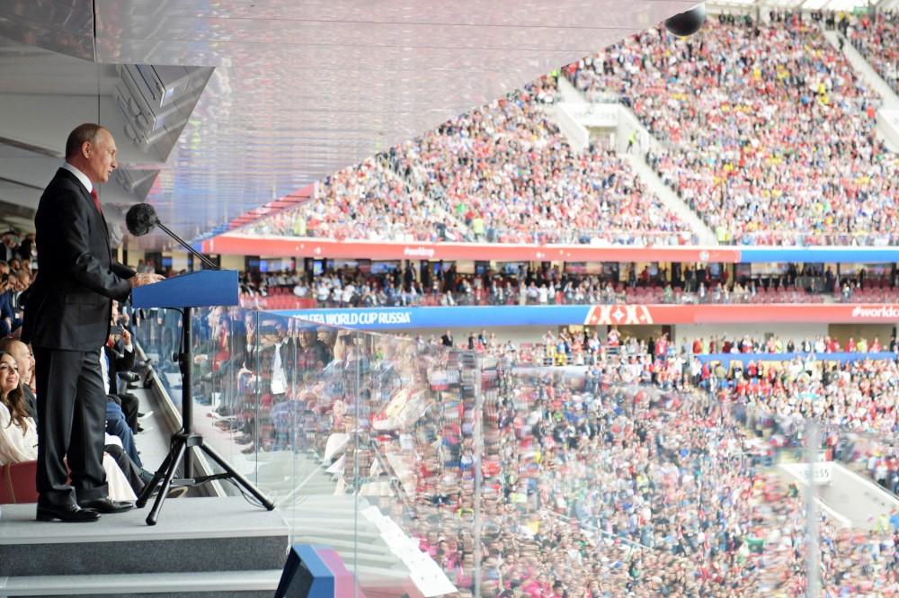 Prezident İlham Əliyev və birinci xanım Mehriban Əliyeva Moskvada futbol üzrə dünya çempionatının təntənəli açılış mərasimində iştirak ediblər (FOTO)