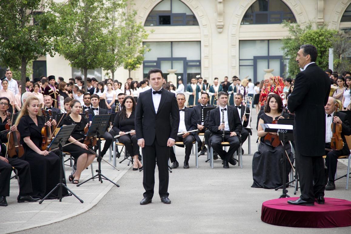 Ramil Qasımovdan Milli Qurtuluş Gününə töhfə - “Vətən nəğməsi” (FOTO/VİDEO)