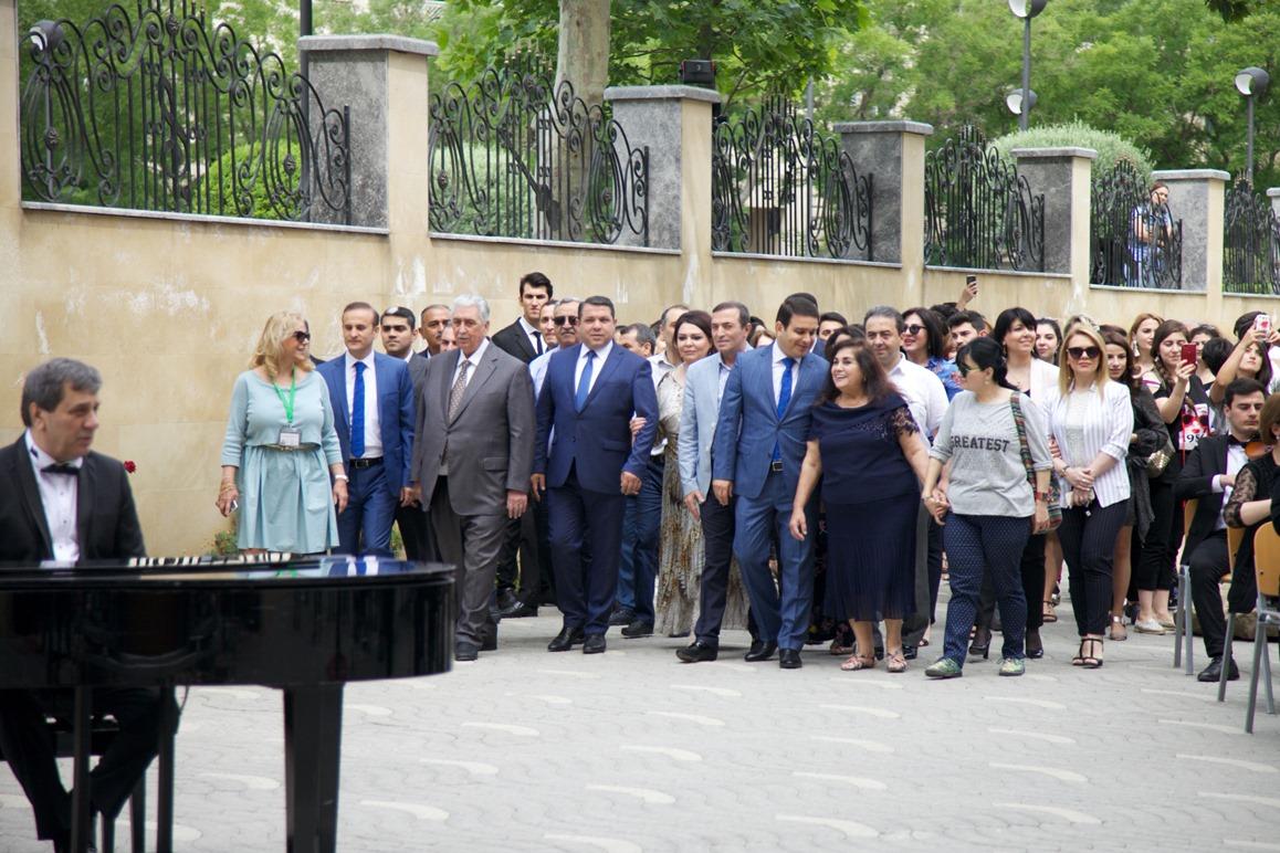 Ramil Qasımovdan Milli Qurtuluş Gününə töhfə - “Vətən nəğməsi” (FOTO/VİDEO)