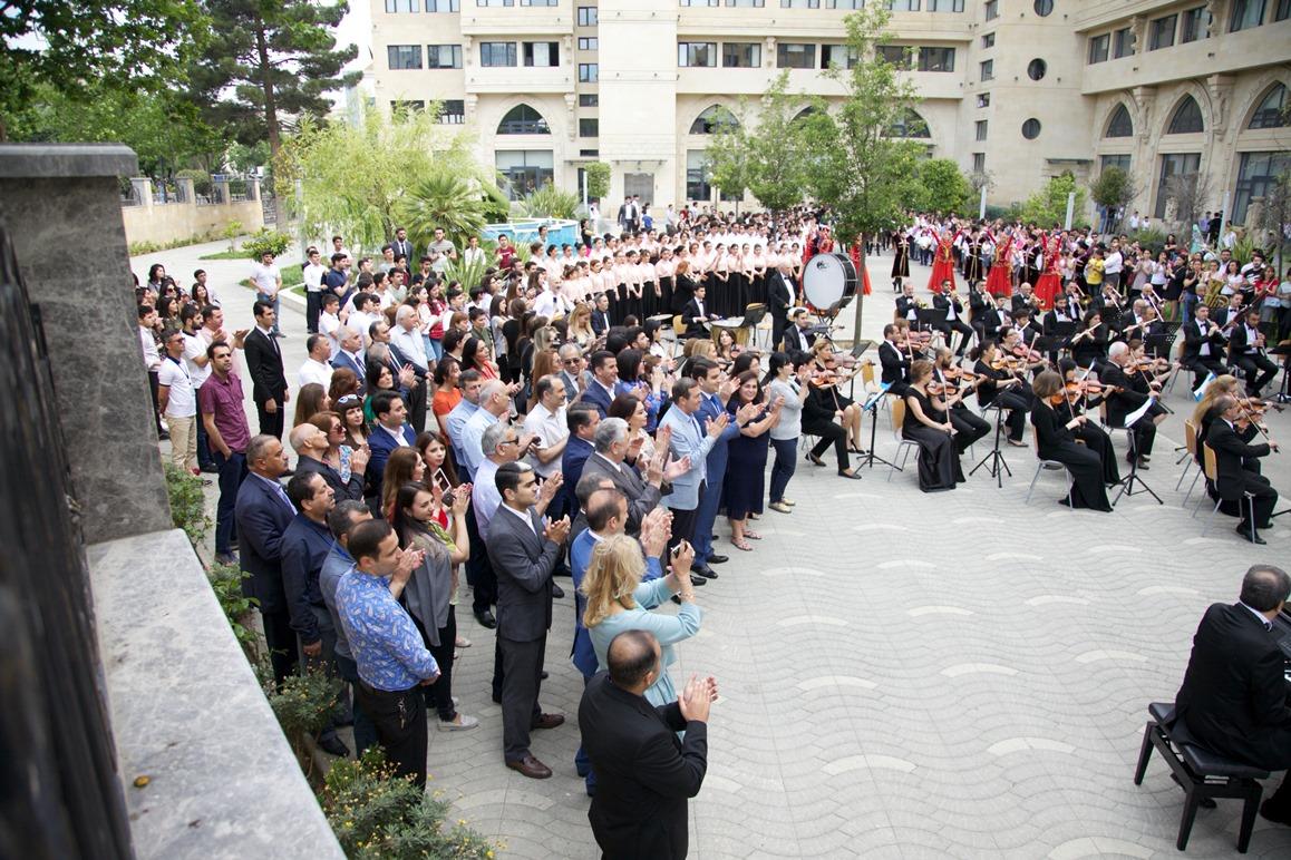 Ramil Qasımovdan Milli Qurtuluş Gününə töhfə - “Vətən nəğməsi” (FOTO/VİDEO)