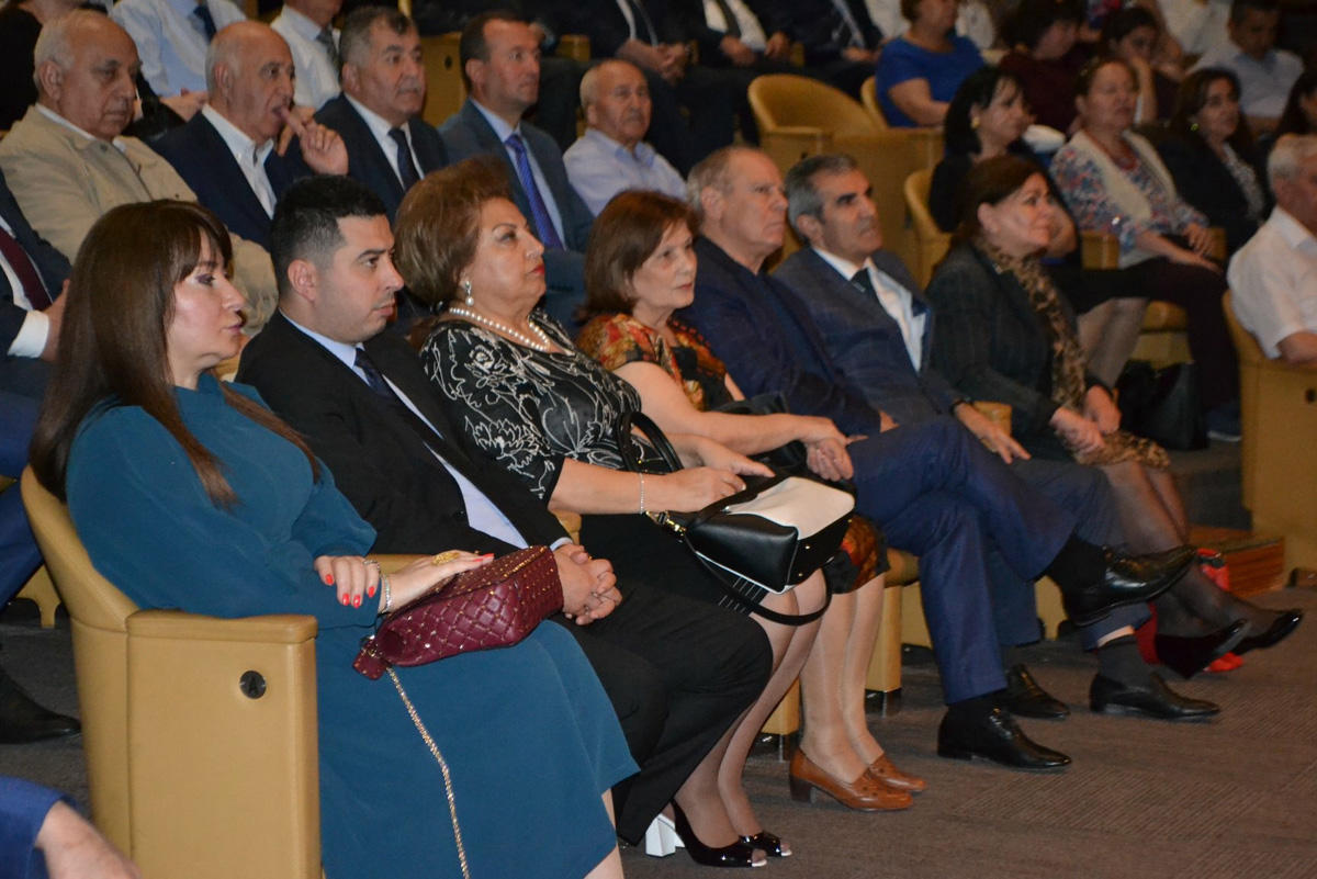 Beynəlxalq Muğam Mərkəzində Milli Qurtuluş gününə həsr olunmuş təntənəli tədbir kecirilib (FOTO)