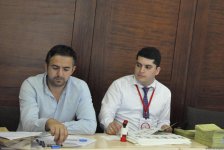 Azərbaycandakı Türkiyə vətəndaşları səs verməyə başlayıblar (FOTO)