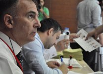 Azərbaycandakı Türkiyə vətəndaşları səs verməyə başlayıblar (FOTO)