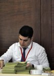Azərbaycandakı Türkiyə vətəndaşları səs verməyə başlayıblar (FOTO)
