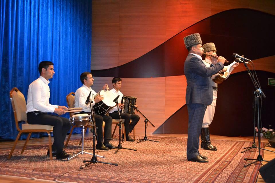 Beynəlxalq Muğam Mərkəzində dastan gecələri (FOTO)