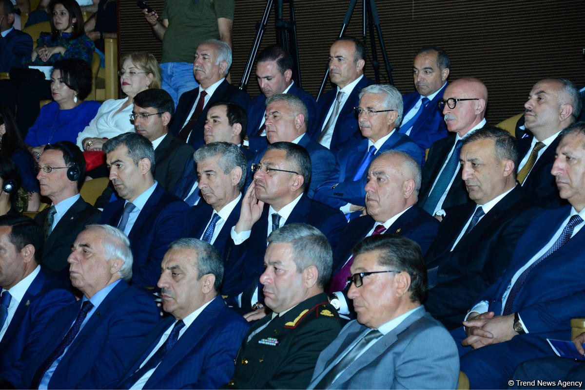 Bakıda Ümumdünya Qaçqınlar Günü ilə bağlı tədbir keçirilib (FOTO)