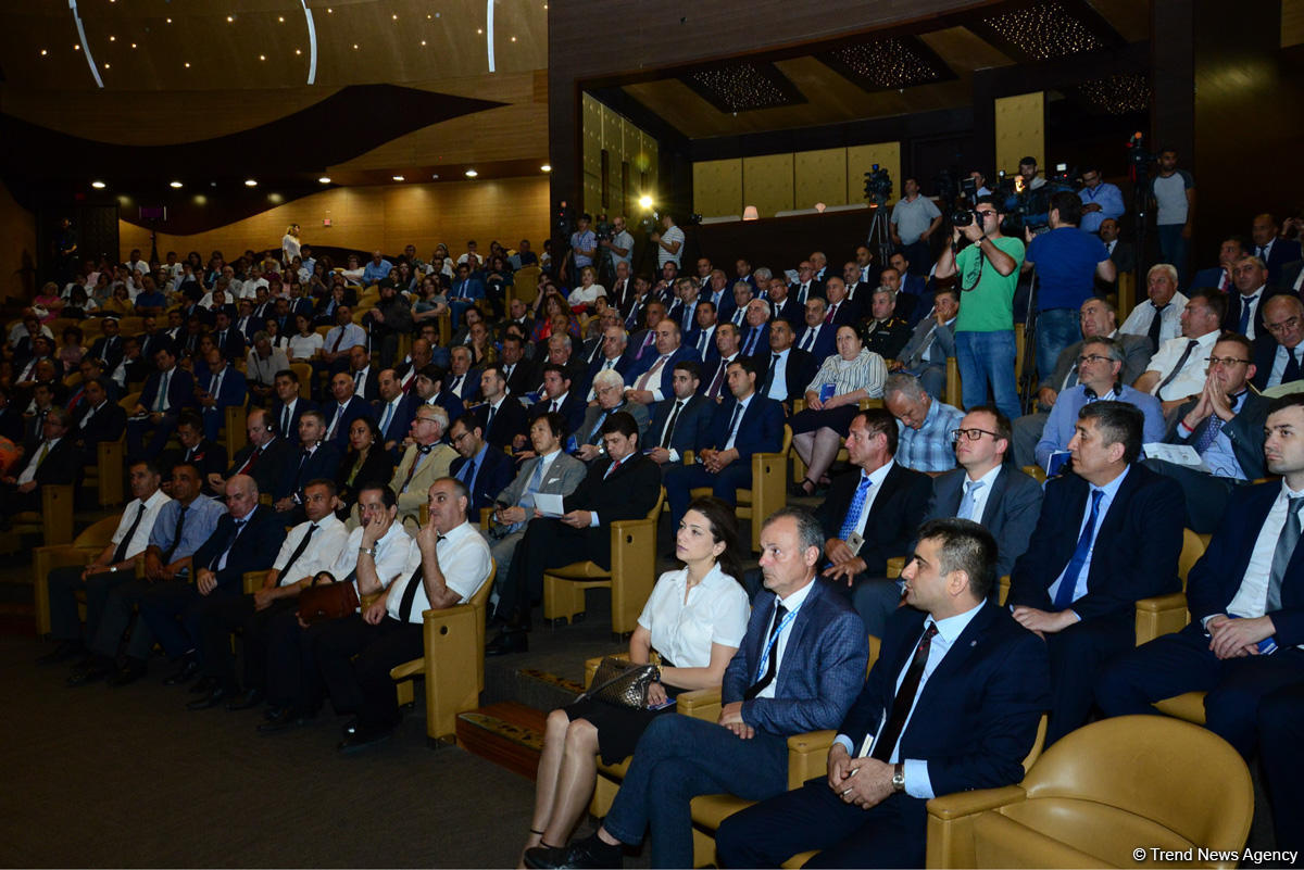 Bakıda Ümumdünya Qaçqınlar Günü ilə bağlı tədbir keçirilib (FOTO)