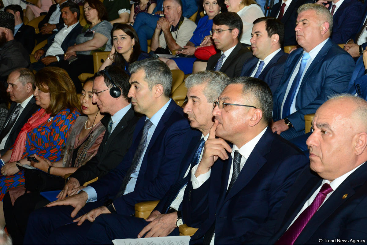 Bakıda Ümumdünya Qaçqınlar Günü ilə bağlı tədbir keçirilib (FOTO)