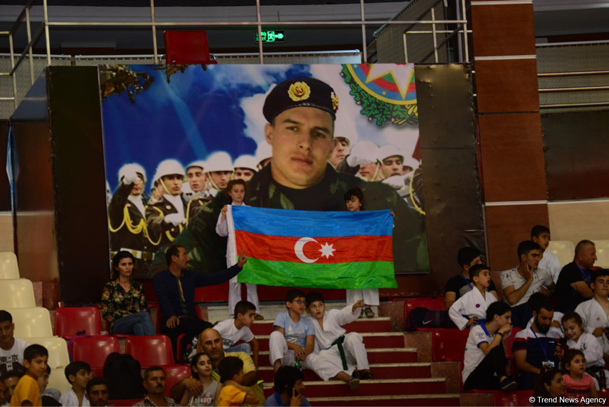 Milli Qəhrəman Albert Aqarunovun xatirəsinə həsr olunan beynəlxalq karate turniri keçirilir (FOTO)