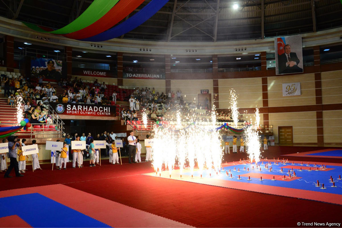 Milli Qəhrəman Albert Aqarunovun xatirəsinə həsr olunan beynəlxalq karate turniri keçirilir (FOTO)