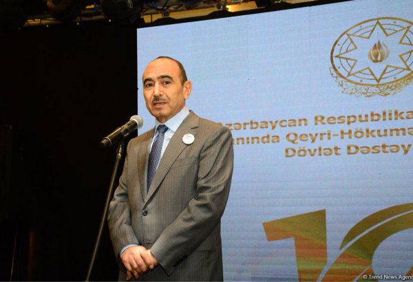 Əli Həsənov: Sevindirici haldır ki, QHT-lərin 99 faizi dövlətçiliyi təbliğ edir (YENİLƏNİB) (FOTO)